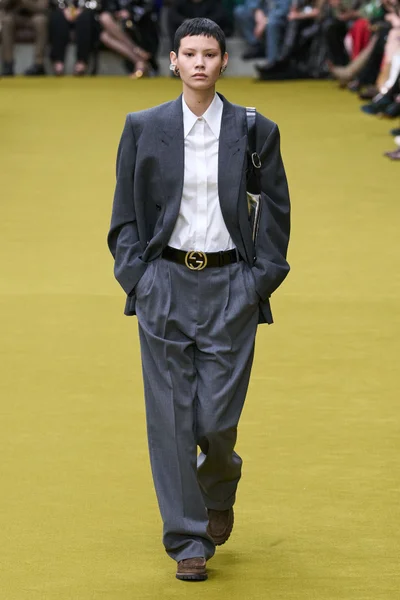 Look 29